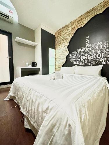 chariton hotel nusa bestari
