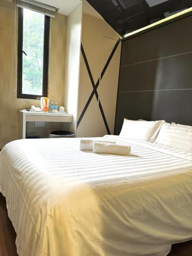 chariton hotel nusa bestari