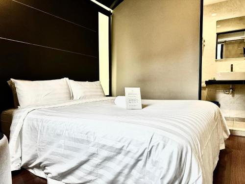 chariton hotel nusa bestari