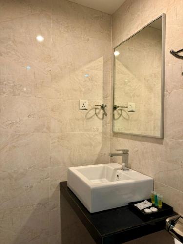 chariton hotel nusa bestari