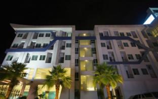 prime time hotel bang saen