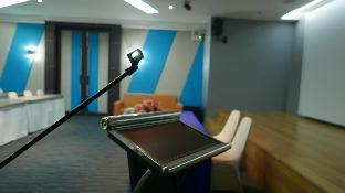 prime time hotel bang saen
