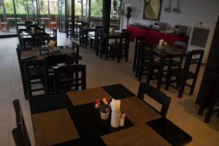 prime time hotel bang saen