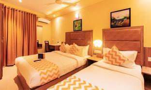 hotel lotus grand