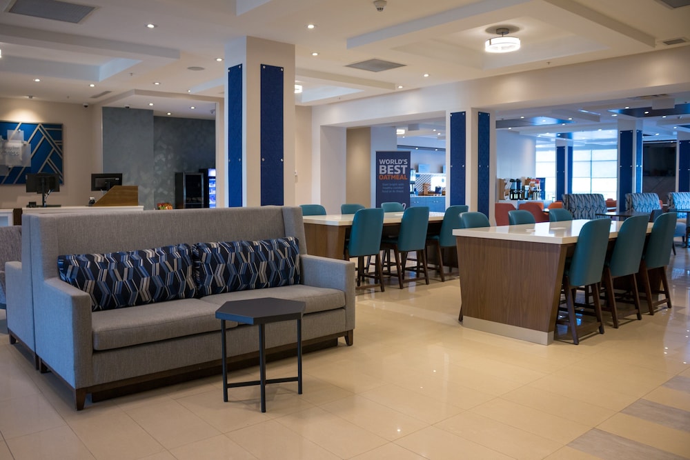 holiday inn express and suites kingston central by ihg