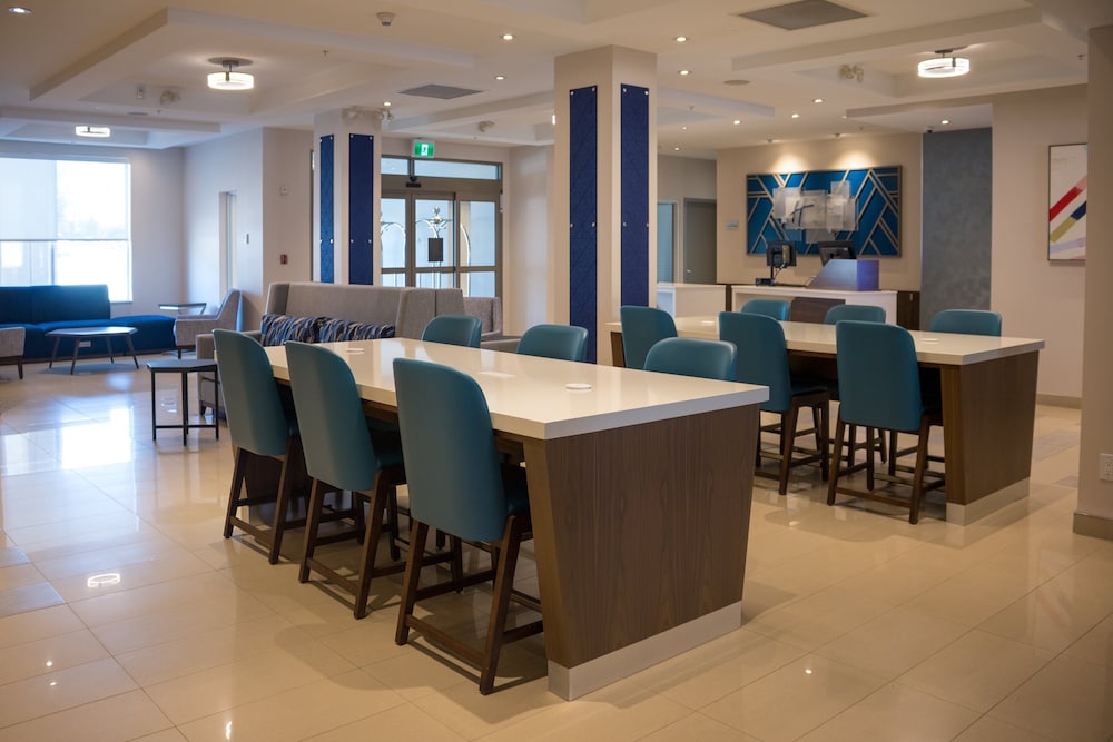 holiday inn express and suites kingston central by ihg