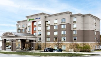 holiday inn express and suites kingston central by ihg