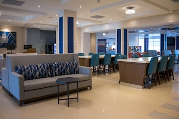 Holiday Inn Express & Suites Kingston Central By Ihg,Ontario>>Kingston,3 star