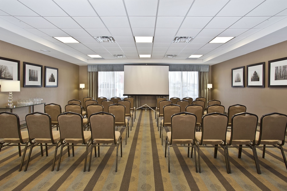 holiday inn express and suites kingston central by ihg