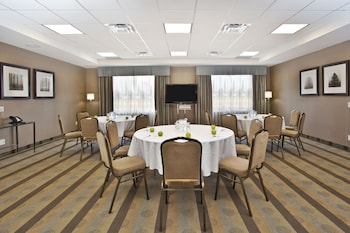 holiday inn express and suites kingston central by ihg