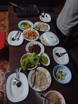 mae sot commune and camping