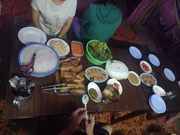 mae sot commune and camping