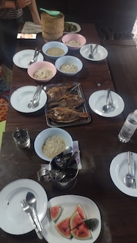 mae sot commune and camping