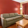 econo lodge inn and suites maingate central