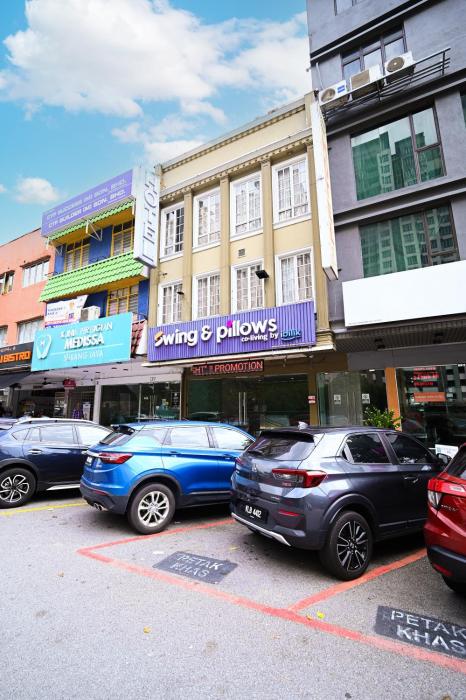 swing and pillows subang ss15
