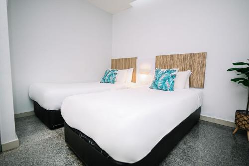 swing and pillows subang ss15