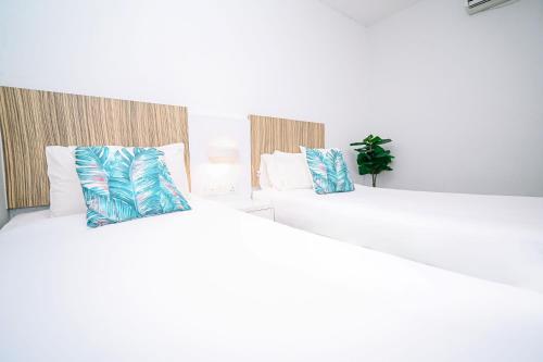 swing and pillows subang ss15