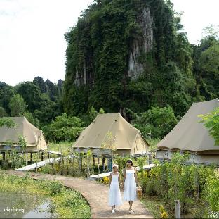 A Moment Of Love...By Red Z, Baan Mung,,4 star