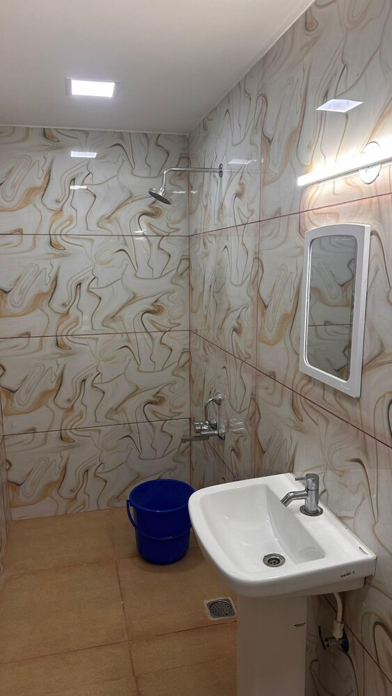 smj grand hotel and mahal