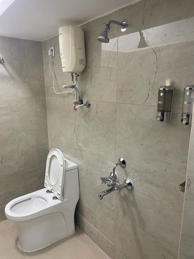 smj grand hotel and mahal