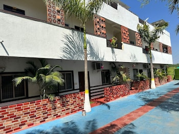 smj grand hotel and mahal