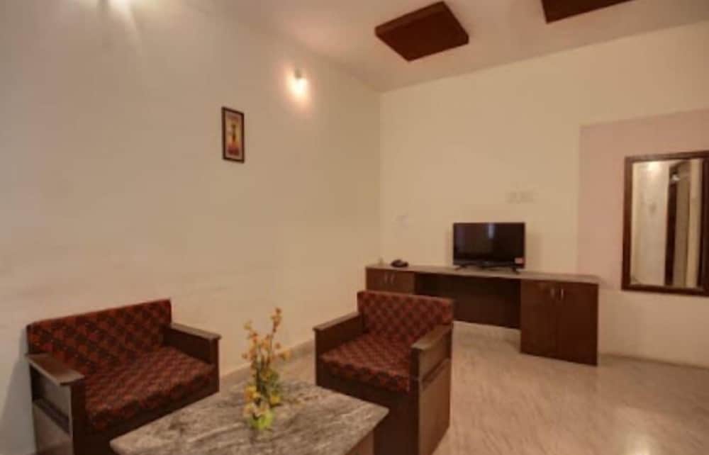 smj grand hotel and mahal