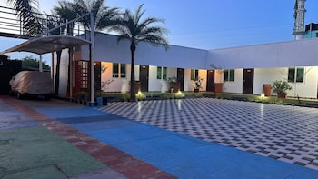 smj grand hotel and mahal