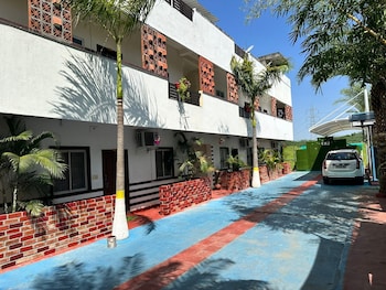 smj grand hotel and mahal