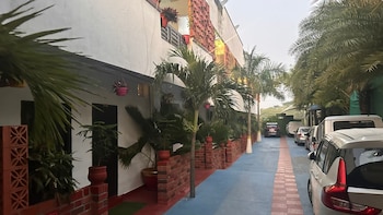 smj grand hotel and mahal