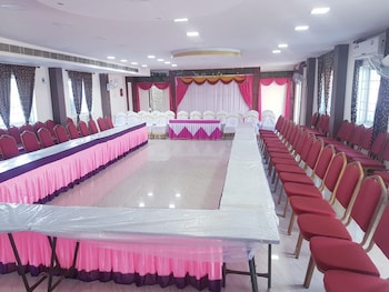 smj grand hotel and mahal