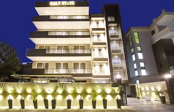 saltstayz select near sohna road city center