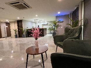 saltstayz select near sohna road city center