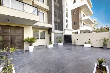saltstayz select near sohna road city center