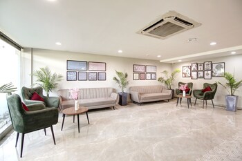 saltstayz select near sohna road city center