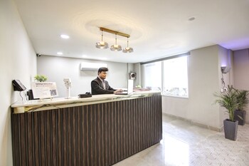 saltstayz select near sohna road city center