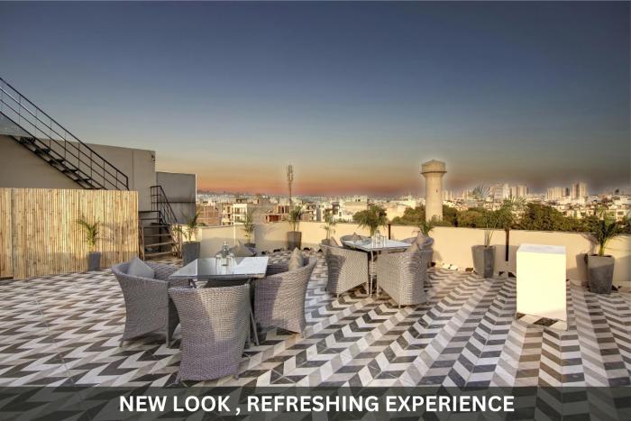 saltstayz select near sohna road city center