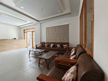 hotel apricot inn