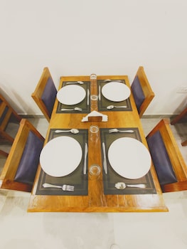 hotel apricot inn