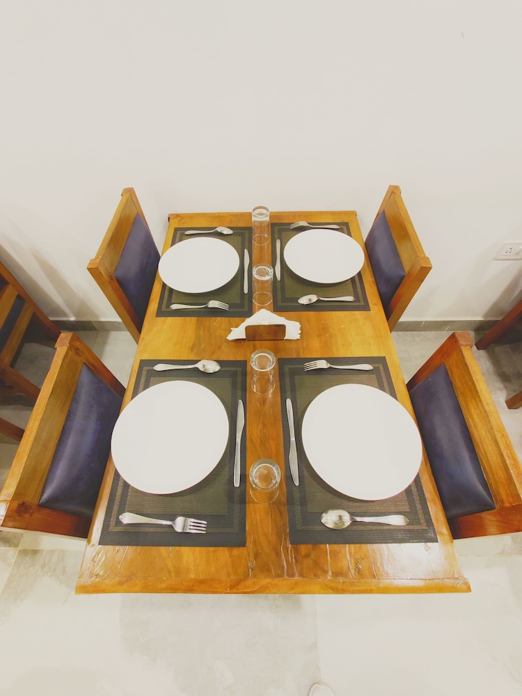 hotel apricot inn