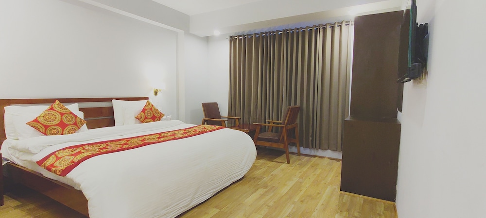 hotel apricot inn