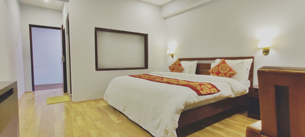 hotel apricot inn