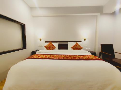 Hotel Apricot Inn,,2 star