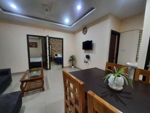 Staeg Heart Of City 2Bhk 201,,4 star