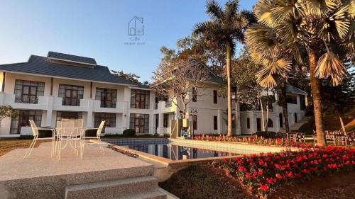 gins greenery resort