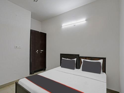 Spot On Mt White House,,3 star