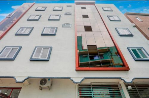 hotel o lavish residency