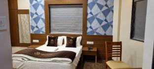 hotel abhijeet executive