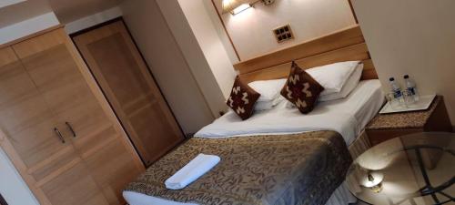 The Deccan Royaale, Shivaji Nagar,,3 star