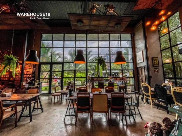 warehouse18 pool cafe resort