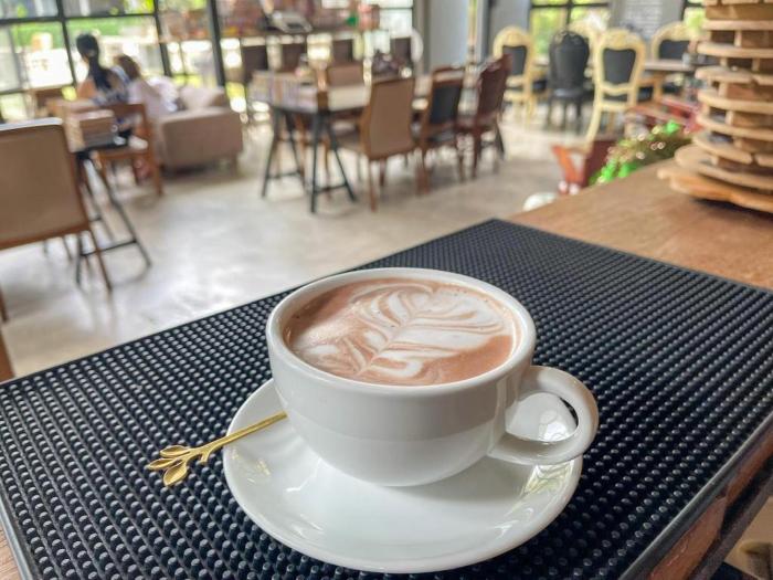 warehouse18 pool cafe resort